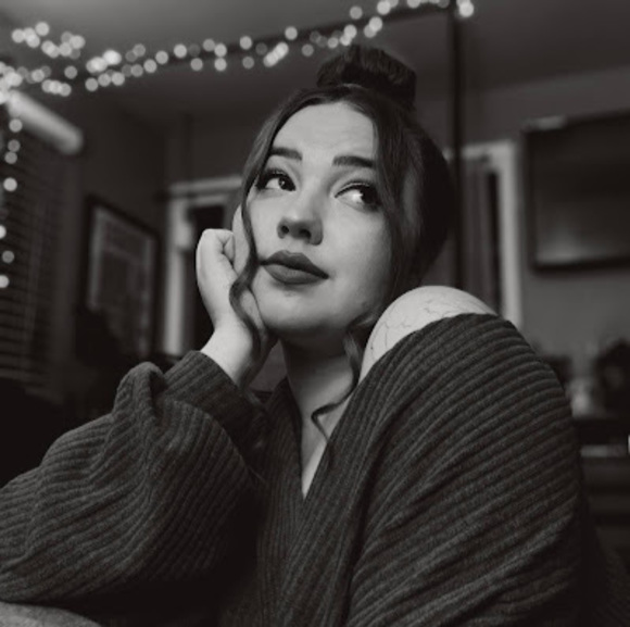 Meet your Posher, Tori - Picture 1 of 1